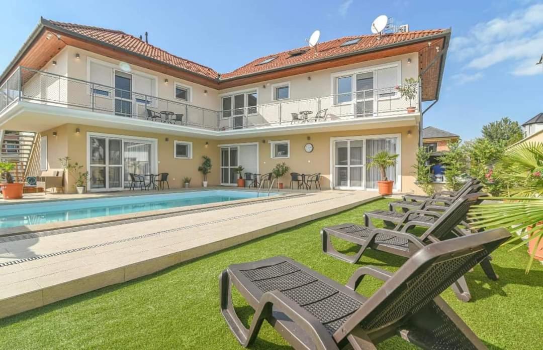 Happy Apartments بالاتوليلّي المظهر الخارجي الصورة